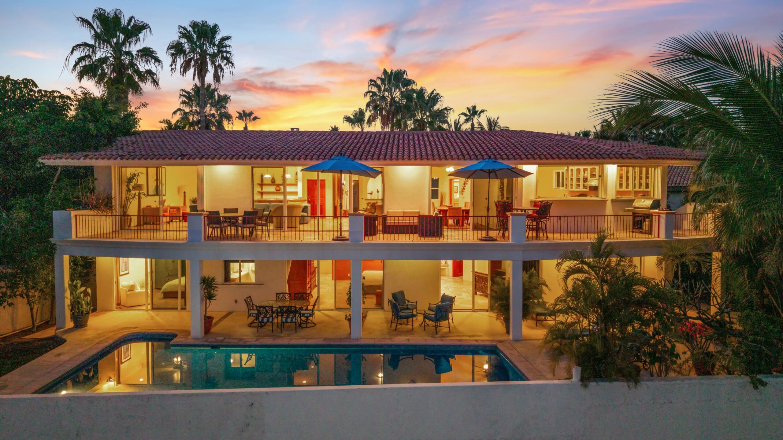 Los Cabos Cresta Del Mar Mediterranean-style Home with a poolside bar and generously proportioned patio with its water features, putting green, pool and spa create a playful inviting atmosphere where friends and family will want to gather. Sunset cocktails atop the rooftop deck with its arch for sale