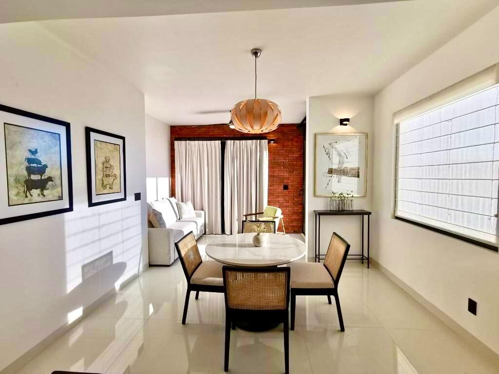 Los Cabos Camino Viejo Condominiums PRICE IMPROVEMENT!!!! Discover over 1,500 sq ft of modern, light-filled living just a 10-minute stroll from Medano Beach. This oceanside 2 bed/2 bath unit features high ceilings, quality finishes, and large wrap-around balcony perfect for indoor/outdoor living. Building amenities include underground parking with electrical outlet for your EV, elevator, storage unit, and security guard. Building is wheelchair accessible. Also included is a rooftop heated ocean- – 1718 AV. CENTENARIO, San Jose del Cabo, BS