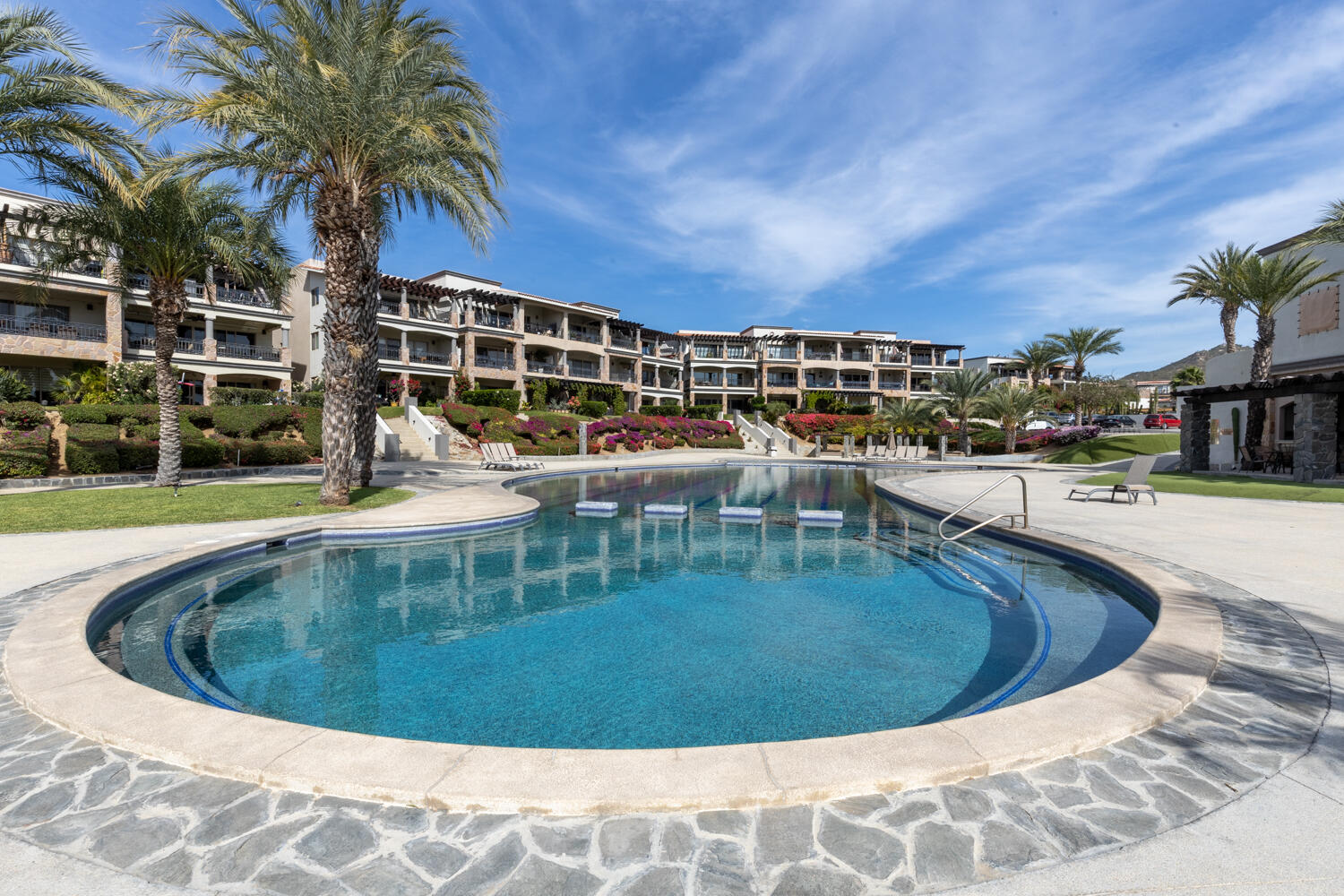 Los Cabos Tramonti One of the most amazing neighbors in Los Cabos with a very unique floor plan this condo is a one bedroom with a extra bonus studio room.Only 10 minutes from Los Cabos downtownand plenty restaurants near bay, grocery store and Bluenet hospital.This beautiful condo comes furnished and is love ly. for sale