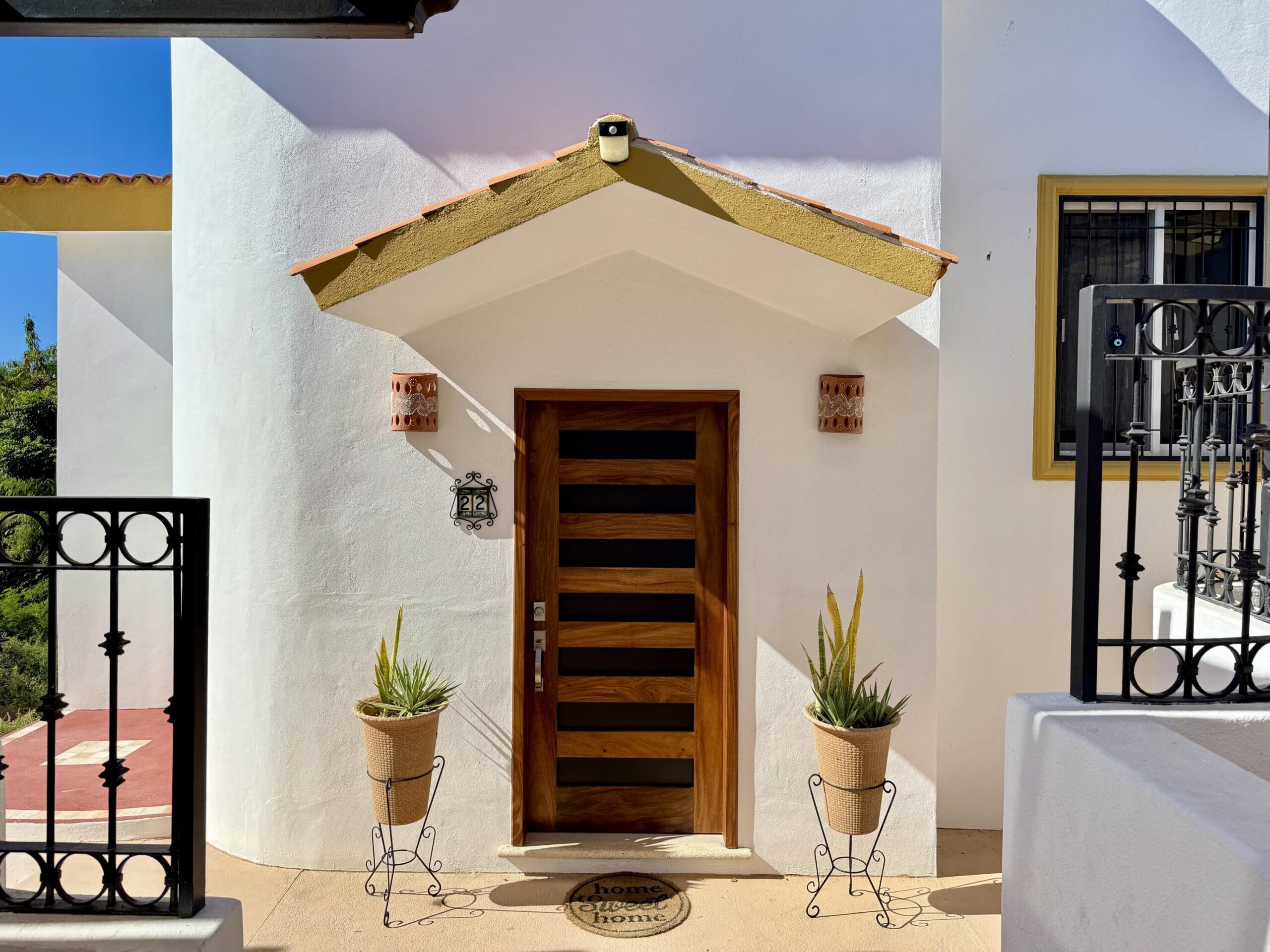 Los Cabos Cabo Del Mar Ecopark This modern-designed home stands out for its spacious areas, excellent layout, and full equipment, positioning itself as one of the most complete properties currently available within the development.The property combines functionality, comfort, and private outdoor spaces, making it ideal for those seeking a comfortable residence or an investment in a constantly growing area of Cabo San Lucas. for sale
