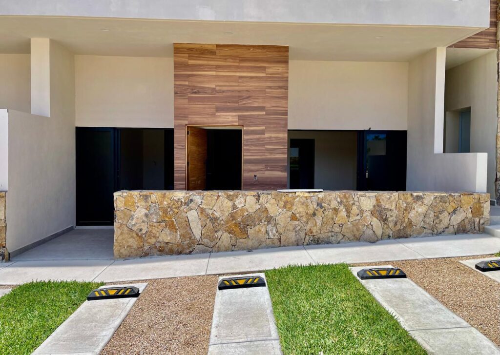 Los Cabos Costa Mare Discover this stunning, brand-new condominium in Costa Mare, designed to offer comfort, style, and an exceptional living experience in Cabo San Lucas.The unit features 2 spacious bedrooms and 2 full bathrooms, thoughtfully laid out to provide both privacy and functionality. Its open and expansive kitchen flows seamlessly into the living area, creating the perfect space for everyday living and entertaining. Step out onto the balcony and enjoy beautiful city – 3.7 m extra-high ceilings, Cabo Corridor, BS