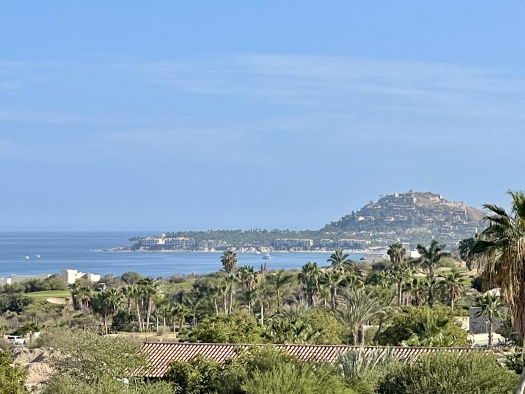 Los Cabos Hacienda Csl This penthouse is a luxurious retreat with stunning ocean for sale
