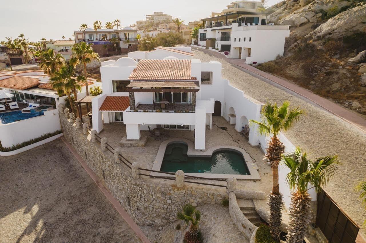 Los Cabos Residencial La Jolla Casa Devine is a luxurious, turnkey, fully-furnished, for sale