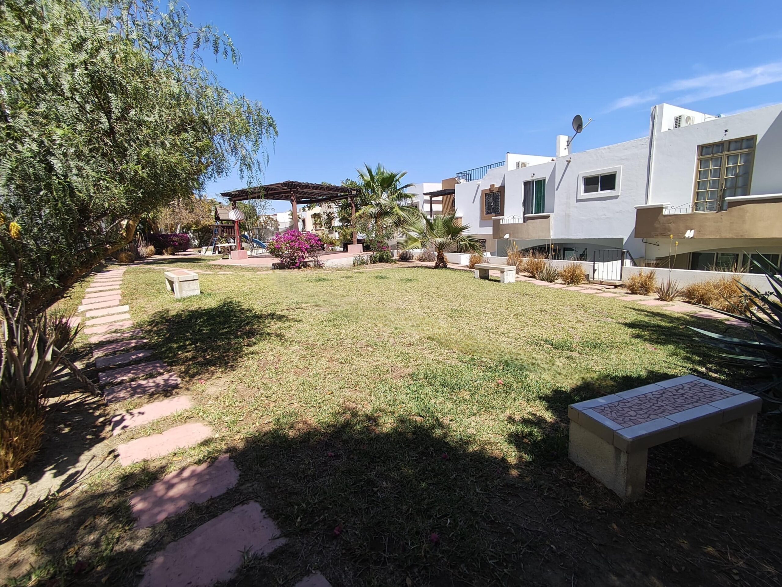 Los Cabos Terranova Terranova Residencial Hermosa casa amueblada y lista para habitar. Cuenta con 3 amplias recámaras (2 con terraza), 2.5 baños, sala, cocina y comedor y cisterna de 5,000L. Disfruta del patio privado con asador y horno para pizza.Acceso a áreas comunes con enorme jardín, juegos infantiles, Pet Park, pérgola y asador. Seguridad 24/7 con videovigilancia!* * * * * * * * *This fully furnished house is move-in ready, featuring 3 spacious bedrooms (2 with terraces), 2.5 bathrooms, living room, kitchen, dining area and 5,000 L water cistern. Enjoy a private patio with a BBQ & traditional pizza hovenAccess to common areas with a garden, pergola, kids & pets playground, and BBQ space24/7 security & video recording! for sale