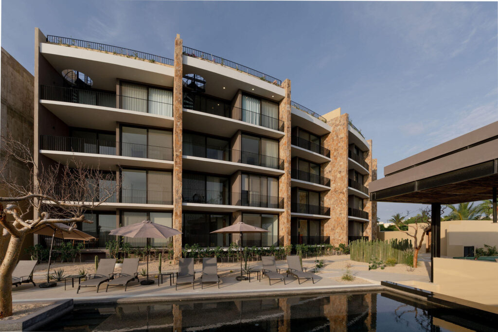 Los Cabos Peninsula Discover the San Jose lifestyle in this Penthouse Condo! Ideally situated in the heart of San Jose's highly sought after Hotel Zone. Partially remodeled by the current owner, this unit can serve as both a perfect getaway villa and also a great value investment with rental potential. From both the patio and its exclusive double rooftop lot, it offers breathtaking panoramic – AV. Crispin Cesena, Cabo Corridor, BS