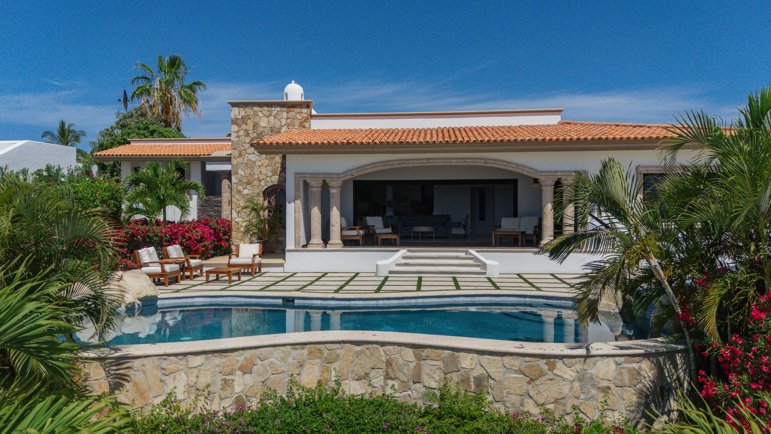 Los Cabos Pedregal Csl Welcome to the house of your dreams, or translated, Casa de los Sueños!! Nestled in the serene and established community of Pedregalito, this fully remodeled, move-in-ready home combines contemporary style with expansive living spaces. Just steps from the iconic Pedregal Beach, Casa de los Sueños features breathtaking ocean for sale
