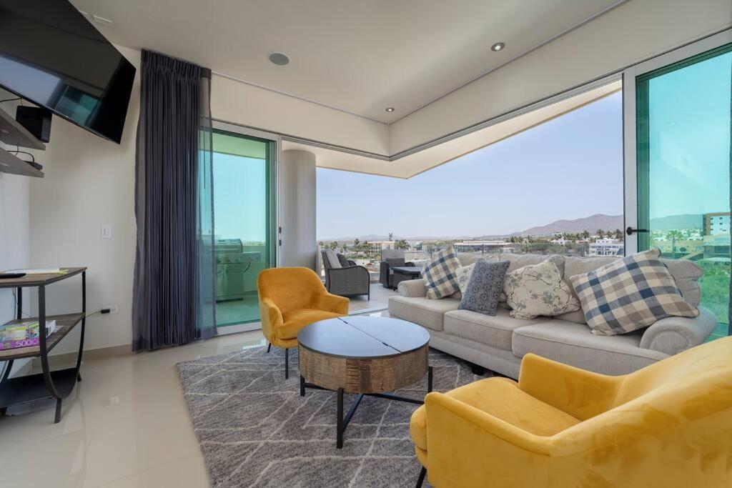 Los Cabos Fracc Lomas Del Cabo Proven vacation rental with strong performance, this penthouse 2-bedroom, 2-bath condo offers an ideal opportunity for investors, first-time buyers, or a low-maintenance Cabo getaway. One of only two units on the top floor, this third-level residence features exceptional privacy, abundant natural light, and steps-away access to the rooftop infinity pool. Large windows in the living area and primary bedroom provide – Camino Viejo, Seller Financing, Cabo Corridor, Cabo Corridor, BS