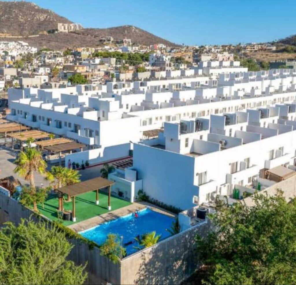Los Cabos Auroras House for sale in Cabo San Lucas - Privada ParaísoLive in a quiet and secure gated community, just 10 minutes from downtown.2 bedrooms with balconies1.5 bathrooms2 stories | ~100 m²Parking with pergola2,500 L cistern + 1,100 L water tankGated community with pool, playground, visitor parking, and 24/7 securityIdeal for families seeking location, comfort, and a family-friendly atmosphere. – casa Sara, Cabo San Lucas, Cabo San Lucas, BS