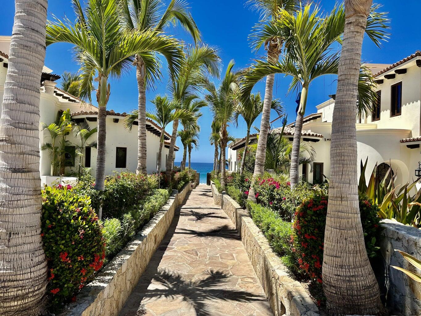 Los Cabos Lucca Tower Lucca Tower 208 is a luxurious 2-bed, 2-bath apartment in El Tezal, Cabo San Lucas. Enjoy stunning for sale