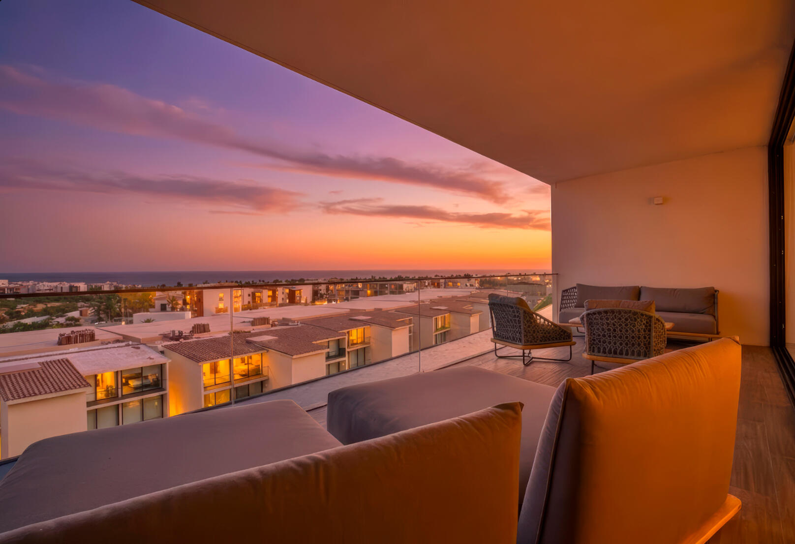 Los Cabos Cora Penthouse for sale in Cora Club Campestre San José del Cabo. Features 3 bedrooms, 3.5 bathrooms, a private rooftop, and stunning ocean for sale