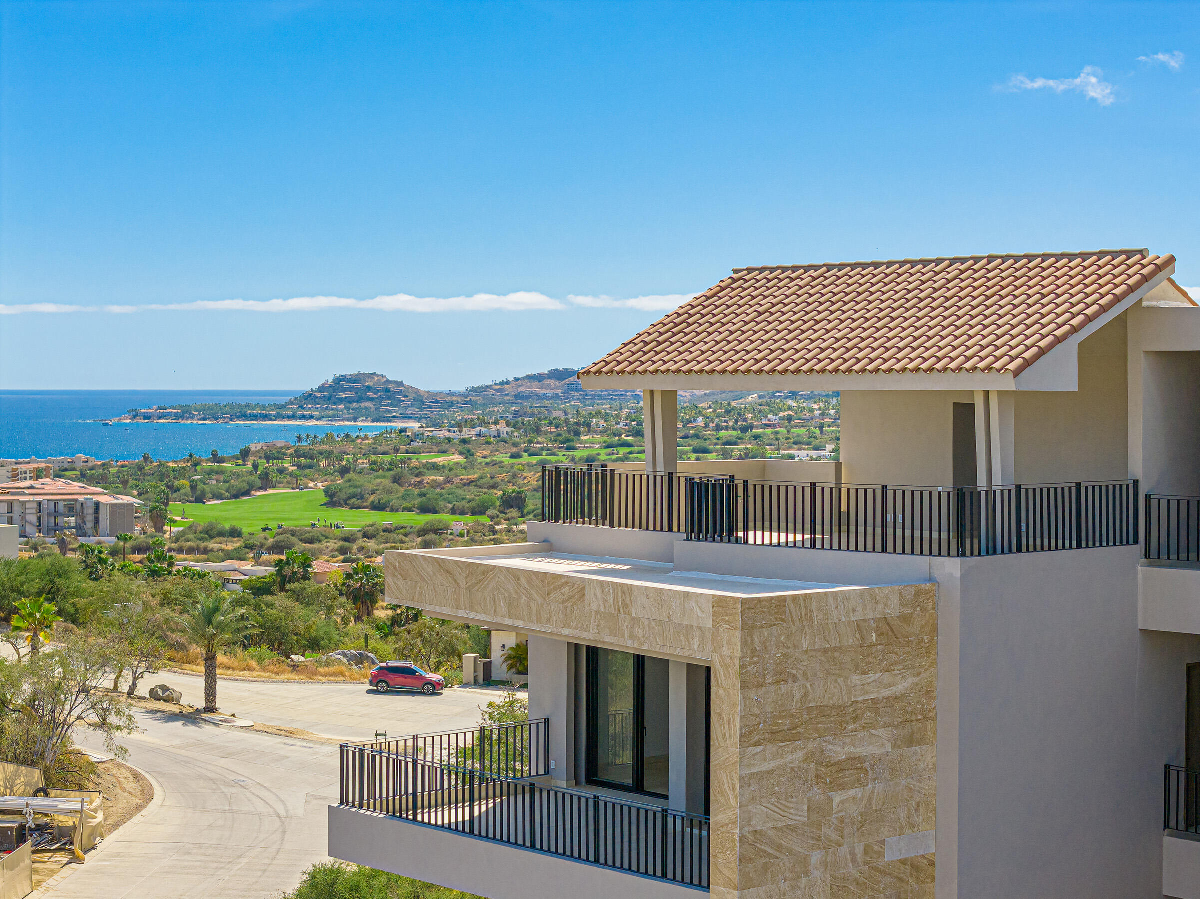 Los Cabos Paraiso Del Tezal Penthouse in Cabo San Lucas - Paraíso del Tezal #401An exclusive, one-of-a-kind custom penthouse in the heart of El Tezal.Fully furnished with designer décor and move-in ready this property combines elegance, comfort, and breathtaking for sale