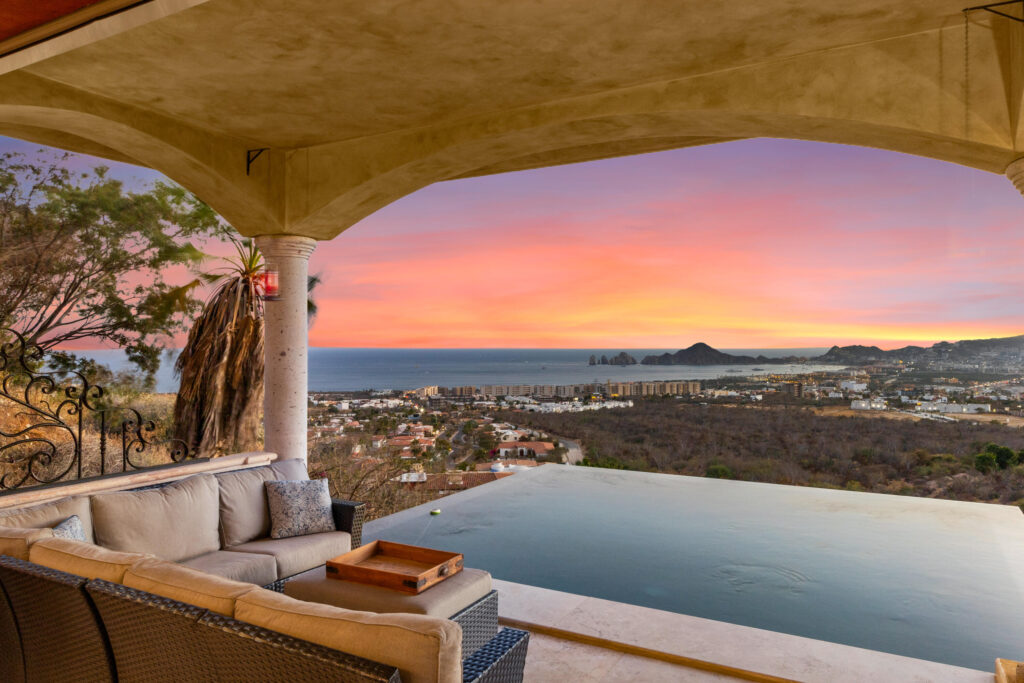 Los Cabos Sjd D/Town:General Located just 100 meters from the Historic District of San José del Cabo, this residence offers an exceptional combination of prime location, spacious layout, and convenience. Surrounded by some of the city's best restaurants, shopping plazas, nightlife, gyms, and premium services including Agricole Market, Chapa Veterinary Clinic, hospitals, and everyday essentials -- all within walking distance.The property features a classic contemporary design with fine marble finishes in the flooring and kitchen, along with generous living spaces and an open, comfortable layout filled with natural light throughout.The development includes attractive amenities such as a swimming pool and shared gym, ideal for both full-time living and rental investment. A standout feature is the two assigned parking spaces, highly valuable in the San José del Cabo downtown area. The location also provides easy access to Los Cabos International Airport (SJD), the Tourist Corridor, and Cabo del Este.An excellent opportunity for a primary residence, vacation home, or high-demand rental investment in one of the most walkable areas of San José del Cabo.Ubicado a solo 100 metros del Centro Histórico de San José del Cabo, este departamento ofrece una combinación ideal de ubicación, amplitud y funcionalidad. Rodeado de los mejores restaurantes de la zona, plazas comerciales, vida nocturna, gimnasios, supermercados reconocidos como Agricole, veterinaria Chapa, hospitales y servicios esenciales, todo a corta distancia caminando.La propiedad destaca por su diseño clásico contemporáneo con acabados en mármol en pisos y cocina, además de espacios amplios y bien distribuidos que brindan comodidad y excelente iluminación natural en todas las áreas.El desarrollo ofrece amenidades como alberca y gimnasio en área común, ideales tanto para uso personal como para inversión.Adicionalmente, cuenta con dos cajones de estacionamiento, una característica altamente valorada en esta zona del Centro de San José del Cabo. Su ubicación estratégica permite acceso rápido al Aeropuerto Internacional de Los Cabos (SJD) y conexión directa hacia el corredor turístico y Cabo del Este.Una excelente oportunidad para vivir cerca de todo o como propiedad con alto potencial de renta. – Flor de Betania, Cabo Corridor, BS