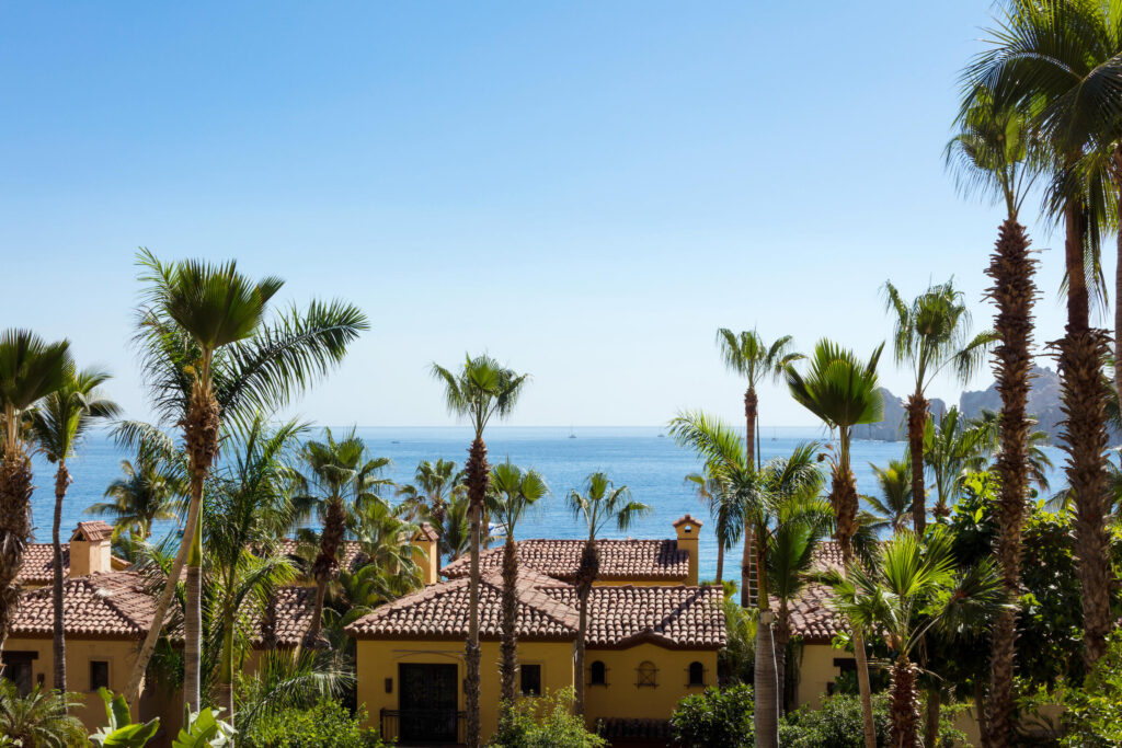 Los Cabos Idaho Condos Bright, spacious 2-bed, 2-bath condo, freshly updated with paint, updated cabinets, and quartz countertops. This stylish, move-in-ready home features a private patio just steps from a beautifully landscaped pool, plus access to the shared rooftop terrace with sweeping ocean – Hacienda Beach Club, Cabo San Lucas, BS