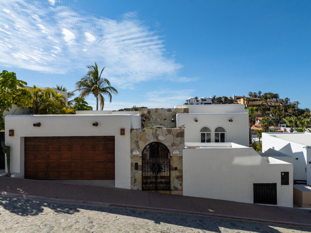 Los Cabos West Enclave Ritz-Carlton ZADÚN ONEThe Premier Residence in Los Cabos' Most Exclusive EnclavePerched above a white-sand beach with uninterrupted – La Casa Bendecida, Cabo San Lucas, BS