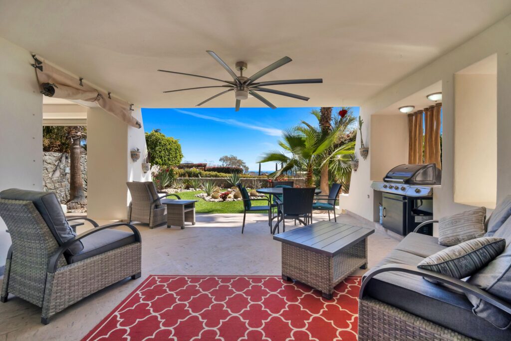 LARGE PRIVATE YARD, Cabo Corridor, BS | Los Cabos For Sale