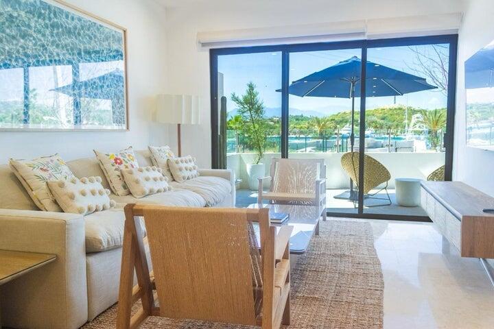 Los Cabos Aura These are the largest and most exclusive residences in the entire development, designed for buyers seeking generous space, luxury, and an unparalleled beachfront living experience. They feature 4 bedrooms and 4.5 bathrooms across 258 m² of interior space, plus a 60 m² terrace. They include a storage unit and two parking spaces.They represent the most spacious and prestigious option within the project. All four bedrooms feature ocean for sale