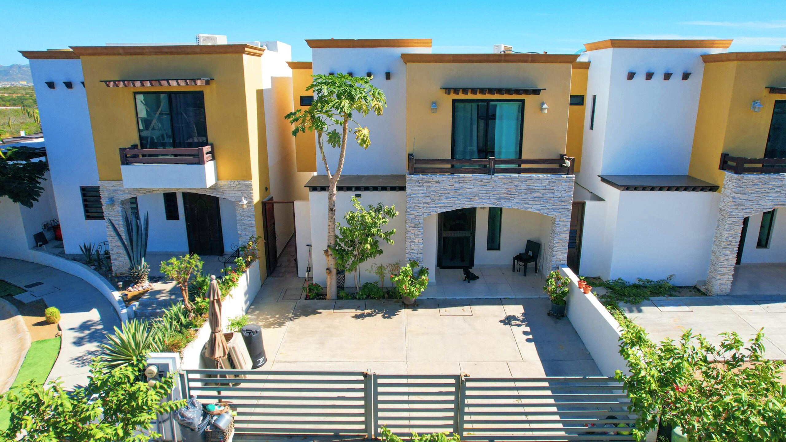Los Cabos Terranova Terranova Residencial Hermosa casa amueblada y lista para habitar. Cuenta con 3 amplias recámaras (2 con terraza), 2.5 baños, sala, cocina y comedor y cisterna de 5,000L. Disfruta del patio privado con asador y horno para pizza.Acceso a áreas comunes con enorme jardín, juegos infantiles, Pet Park, pérgola y asador. Seguridad 24/7 con videovigilancia!* * * * * * * * *This fully furnished house is move-in ready, featuring 3 spacious bedrooms (2 with terraces), 2.5 bathrooms, living room, kitchen, dining area and 5,000 L water cistern. Enjoy a private patio with a BBQ & traditional pizza hovenAccess to common areas with a garden, pergola, kids & pets playground, and BBQ space24/7 security & video recording! for sale