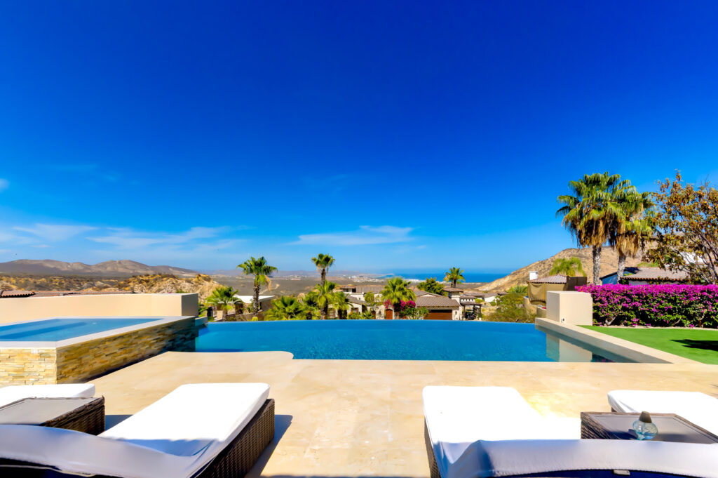 Los Cabos Santa Rosa Strategic Investment in El Zacatal: Dual-Unit Property with High ROI PotentialLocated just one block from the main Blvd. Dr. Ernesto Chánez Chávez, this property is a prime opportunity in one of San José del Cabo's high-demand rental markets. The building features two independent, spacious units designed for modern living.Unit A (2 Bedrooms): A generous layout ideal for small families or professionals. It features a full kitchen with a functional breakfast bar and a complete bathroom.Unit B (1 Bedroom): A cozy, efficient unit perfect for couples or individuals. Includes a kitchen with a built-in bar and a full bathroom. – Querencia Blvd, San Jose Corridor, BS