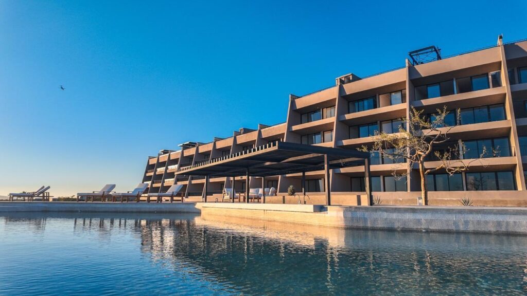 Los Cabos Bahia Del Tezal Located in the desirable ocean side area of Cabo San Lucas, within Bahía del Tezal, this bright and well-maintained 2-bedroom, 2-bathroom condo offers one of the best value opportunities in Cabo. The unit features a functional open layout with great natural light, a clean and inviting living space, and move-in ready condition. Ideal for full-time living, a vacation getaway, or a rental investment. Just minutes to Medano Beach and close to shopping, dining, and grocery stores. A great opportunity for savvy buyers seeking rental income potential and strong value. The building offers a rooftop common area with pool, lounge area, and ocean, city, and mountain – SN, Monte Rocella Ocean View, Cabo Corridor, Cabo Corridor, BS