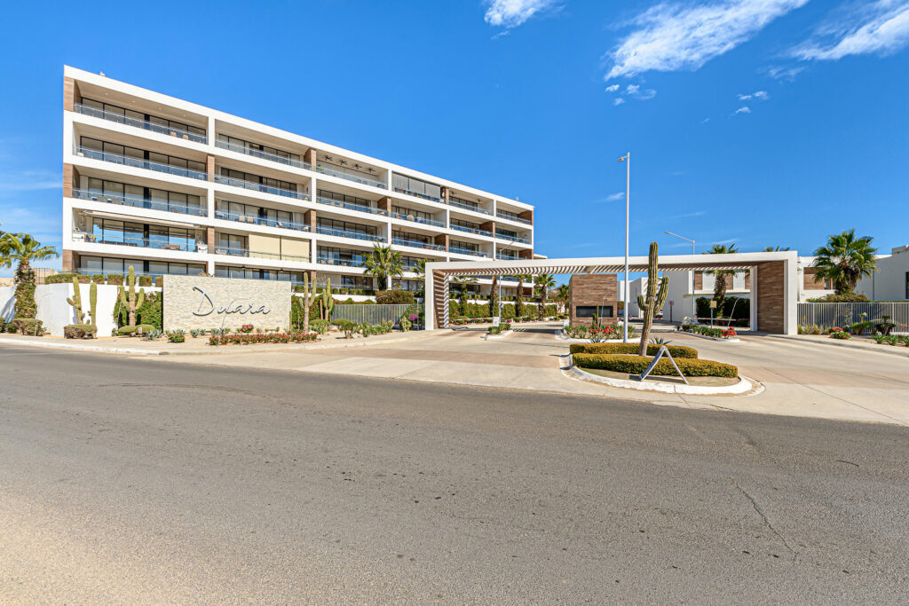 Los Cabos Palmitos Residencial Exceptional ground-floor condo for sale in Palmitos Residencial, located in the growing Jacarandas area of Cabo San Lucas. This fully furnished and professionally decorated 2-bedroom residence offers 151 m² of total space, featuring an oversized private patio ideal for indoor-outdoor living. The condo includes upgraded sliding glass doors and main entrance, high-quality blinds, mini-split A/C units, and a fully equipped kitchen with all appliances included.The community offers a swimming pool, controlled access, and 24/7 security. Conveniently located with quick access to major roads, supermarkets, shopping centers, restaurants, and downtown Cabo San Lucas.Excellent option for full-time living, vacation use, or rental investment with strong rental demand and appreciation potential – Torre Agara, Cabo Corridor, Cabo Corridor, BS