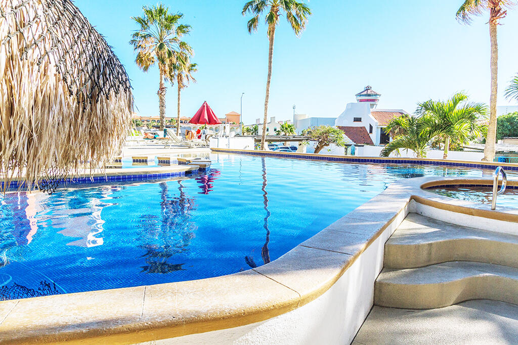 Los Cabos Monte Rocella *****PRICE REDUCTION*****Welcome to Monte Rocella, a planned master community in the heart of Tezal. This 3 bedroom 2 bathroom 4th floor level PENTHOUSE- OCEAN – Villa 3 Retorno Punta Palmilla, San Jose del Cabo, BS