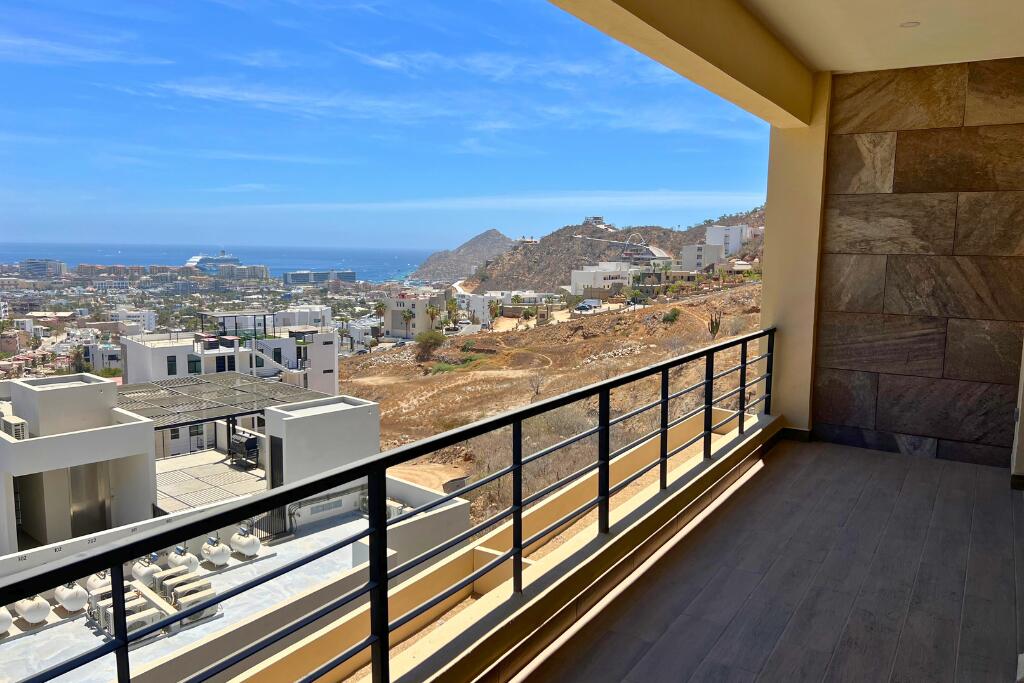 Los Cabos The Canyon Entre Piedras This 2-bed, 2.5-bath third floor condo at The Canyon offers stunning forever ocean for sale
