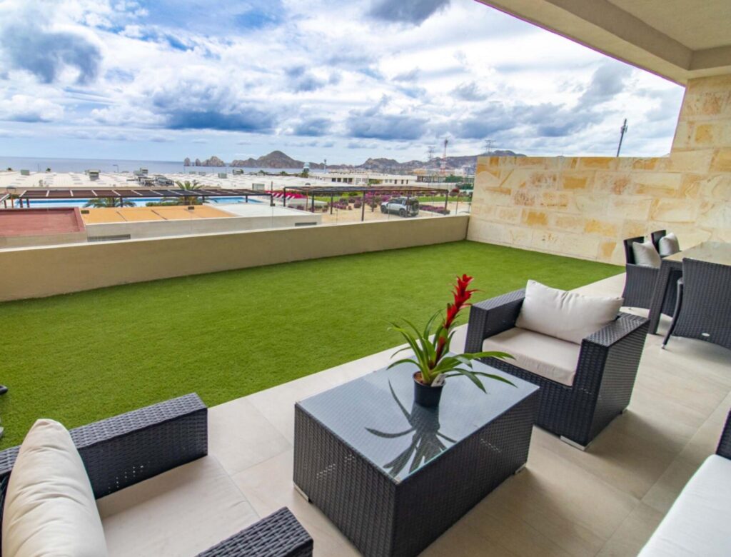 Los Cabos Villas De México Villas México Building 16 Penthouse 301 is a bright and inviting 2 bedroom, 2.5 bathroom residence located in the private gated community of Campestre San José. This well-maintained third-floor condo offers an open layout, excellent natural light, and peaceful community – VISTAVELA II, Cabo Corridor, BS