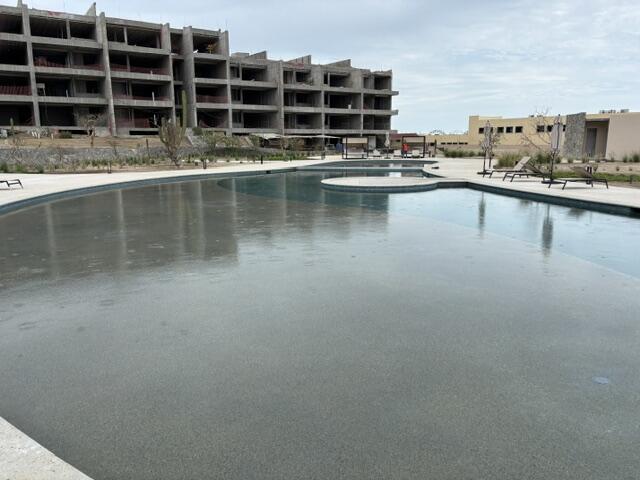 Los Cabos Lumaria Enjoy resort living within a private and gated community, Amenities include a resort style pool, large jacuzzi, state of the art gym, spa treatment rooms and a full-service cafe. This penthouse unit has a pergola for shade over your outdoor dining area, full counter area with a sink, propane hook up for outdoor grill, hook up for hot tub and perimeter lighting for nighttime use. Close to grocery store as well as Home Depot. Driving access to Costco without going on the highway. – 606 Bahia de las Palmas, San Jose del Cabo, BS