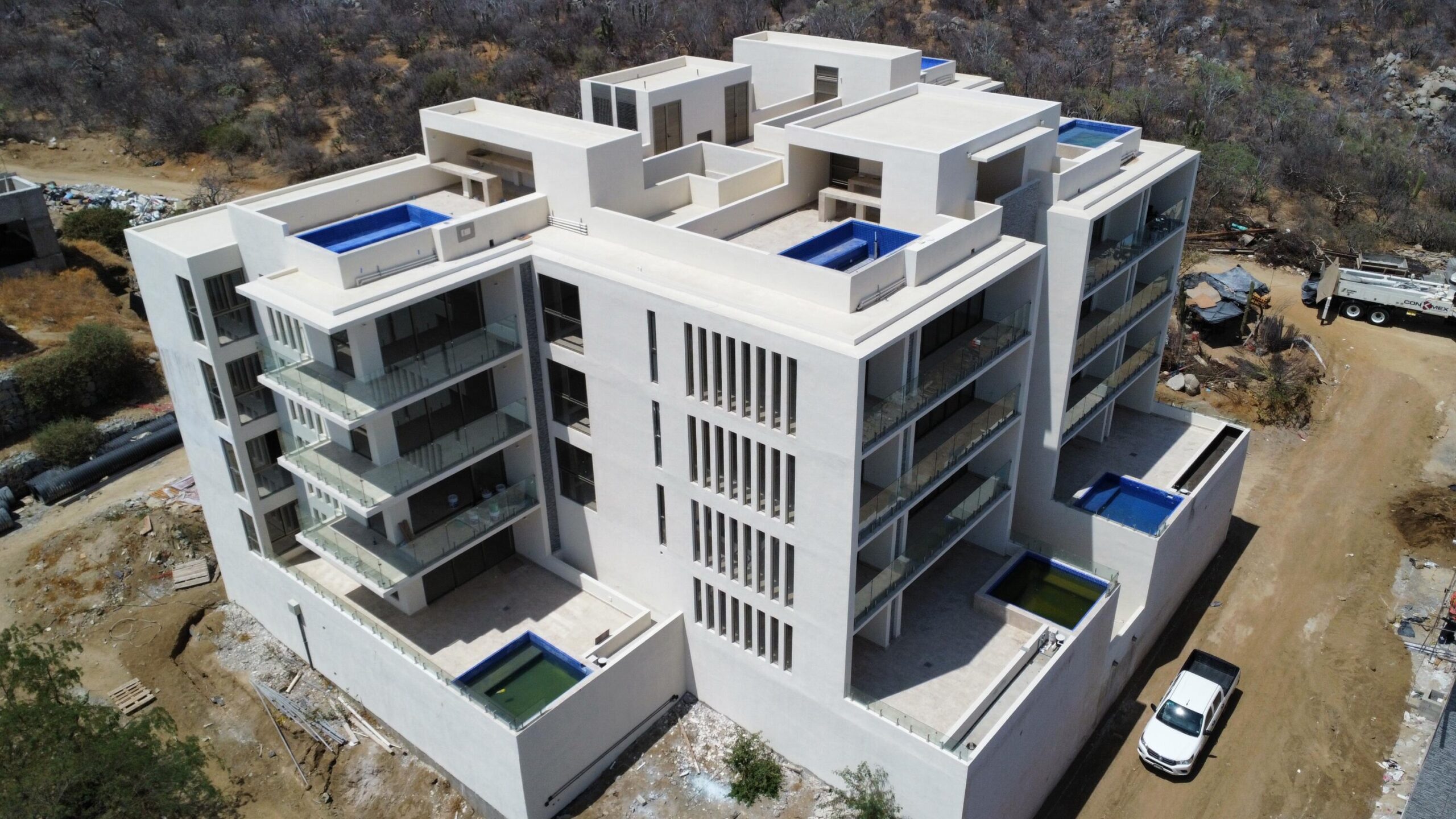 Los Cabos Cabo Costa Discover this stunning 2-bedroom condo on the Marea tower, ideally situated in the heart of Cabo San Lucas, El Tezal. This exceptional residence is designed for those who seek both elegance and exclusivity. Nestled within Cabo Costa community. This unit features two expansive en-suite bedrooms, refined interiors with sophisticated neutral tones, and a seamless blend of luxury and comfort. Residents enjoy access to amenities, including a Clubhouse, Infinity Pool, Fitness Area, sun-soaked Sundeck, convenient Pool Bar, and a delightful Snack Bar. Don't miss the opportunity to own this extraordinary property--contact me today for more details! – El Cielito Condo, Cabo Corridor, BS